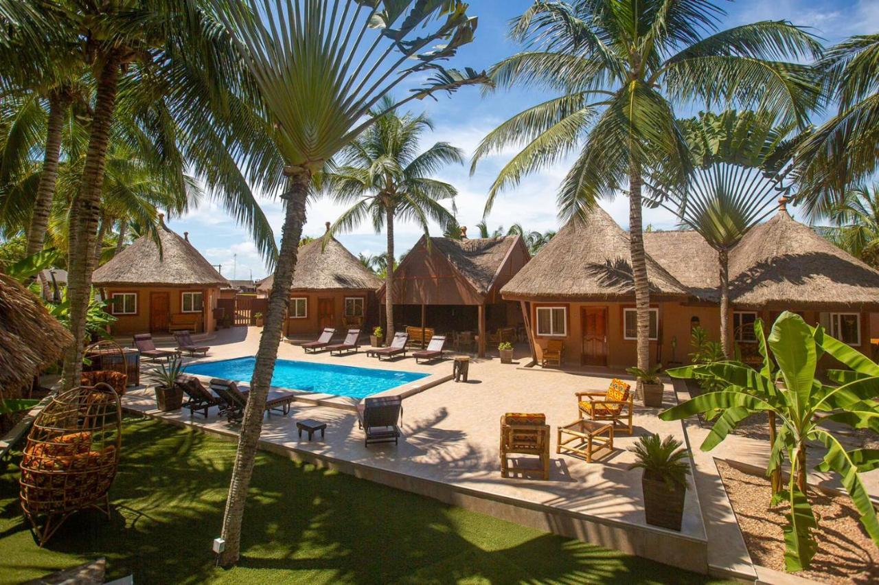 The Big Blue Resort & Spa Kasoa Bagian luar foto